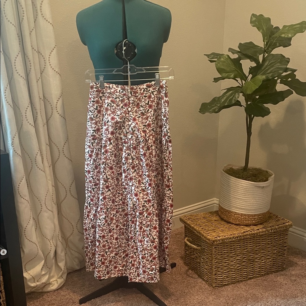 Old Navy Botton Front Floral Tiered Maxi Skirt with Front Pockets